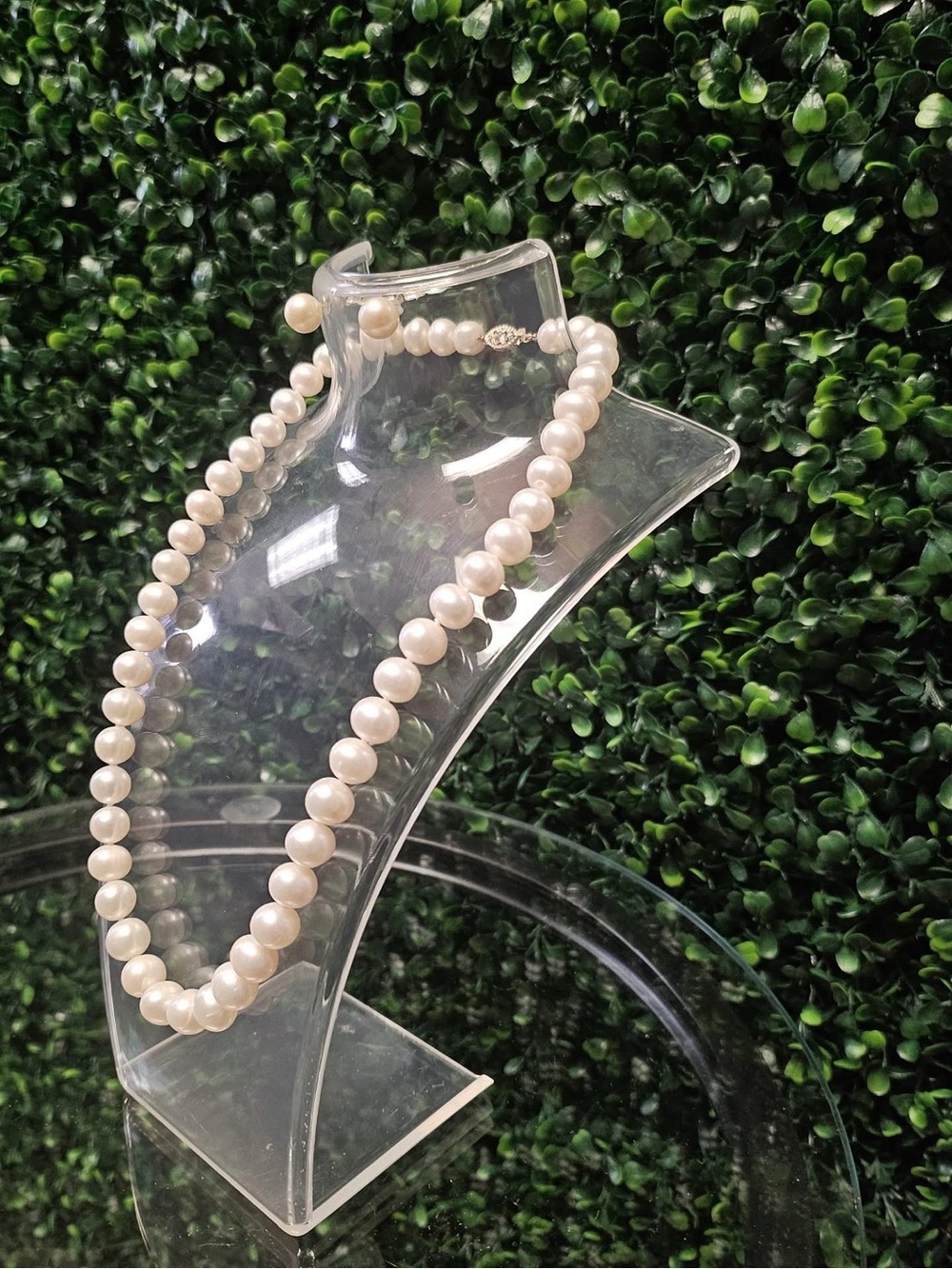 Classic White Pearl Necklace – Timeless Elegance